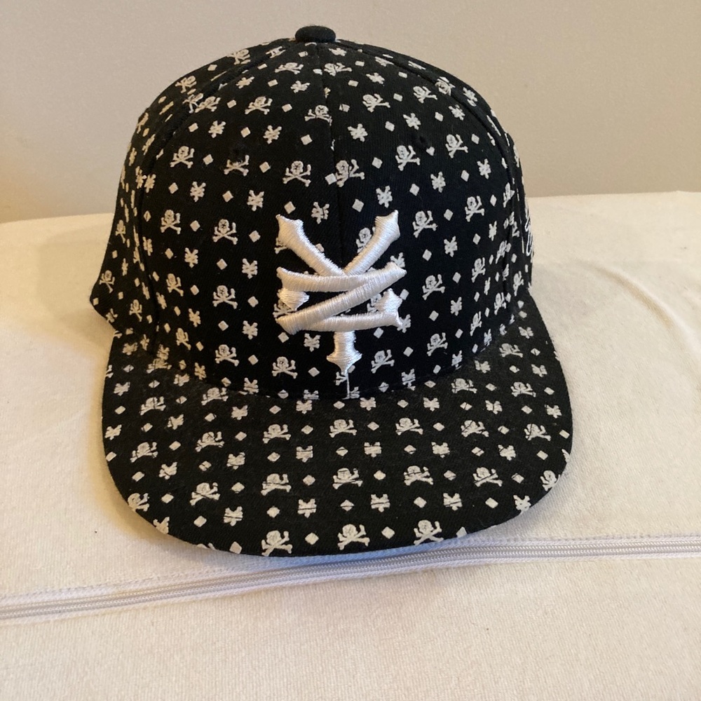 ZooYork street wear flex fit hat. Brand new.